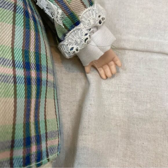 Brinns Pittsburgh Pa 1999 Collectible Porcelain Doll Appr 15” High - Picture 9 of 10